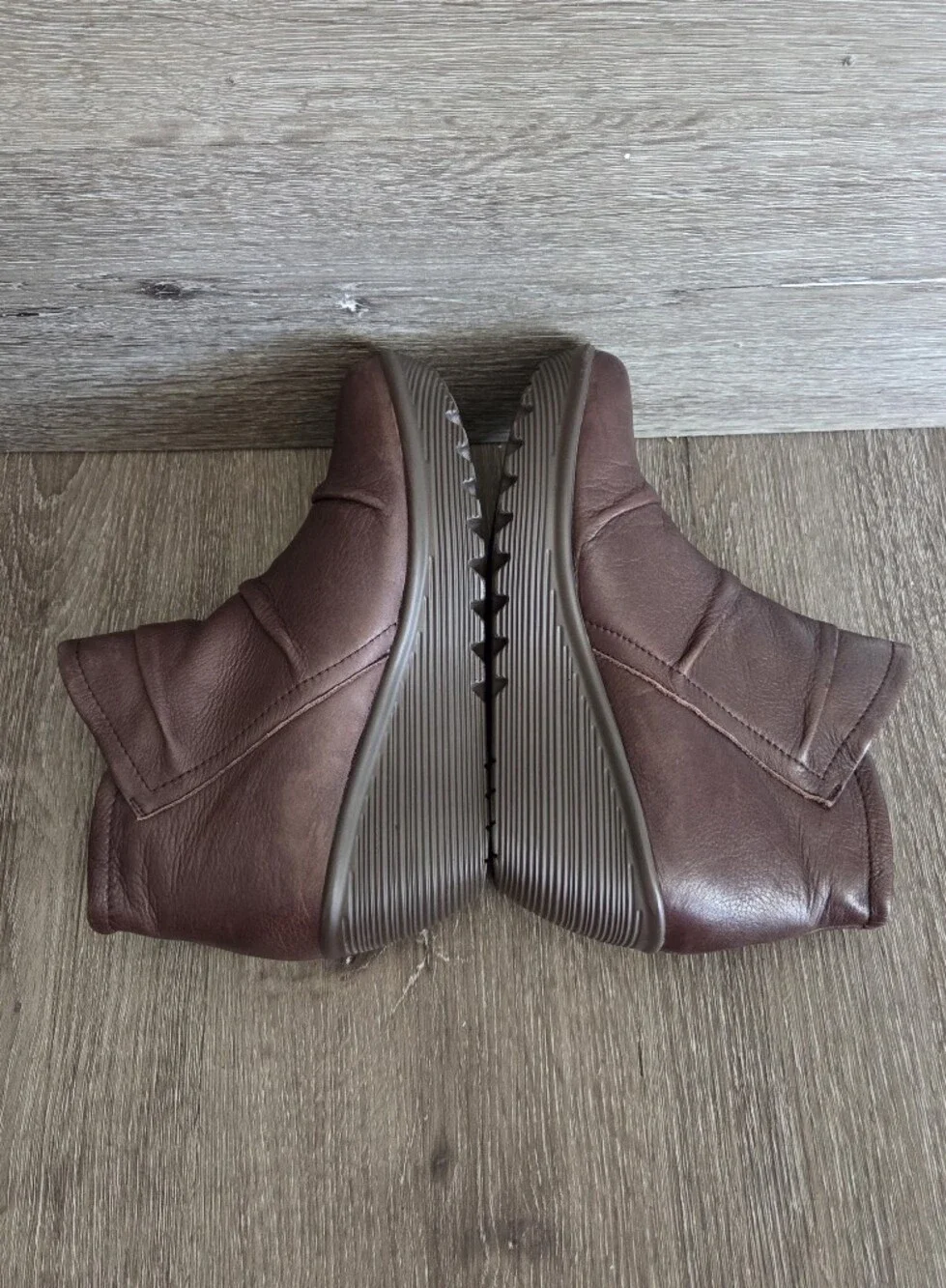Skechers Women's Parallel - Double Trouble Brown Wedge Ankle Bootie Size 8.5